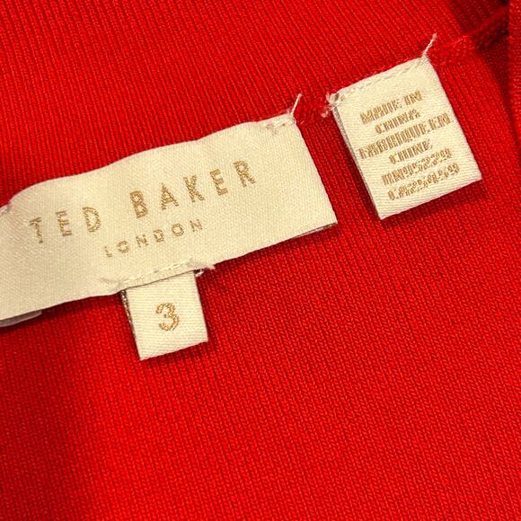 TED BAKER LONDON
Lydiaay V-Neck Mixed Media Top - Picture 5 of 7